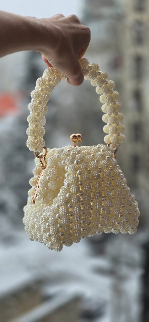 ლაურა მაკარიანის ხელნაკეთი ნივთები